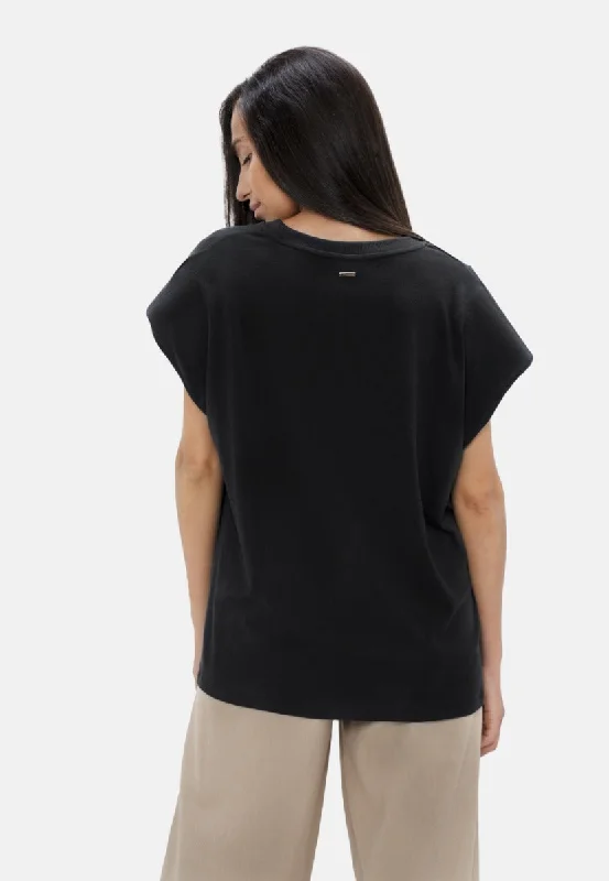 Bold Shoulder Tee in Black