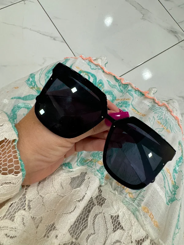 Cece Black Square Sunglasses