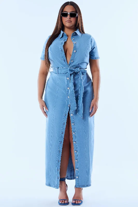 Alyana Short Sleeve Denim Maxi Dress - Medium Wash