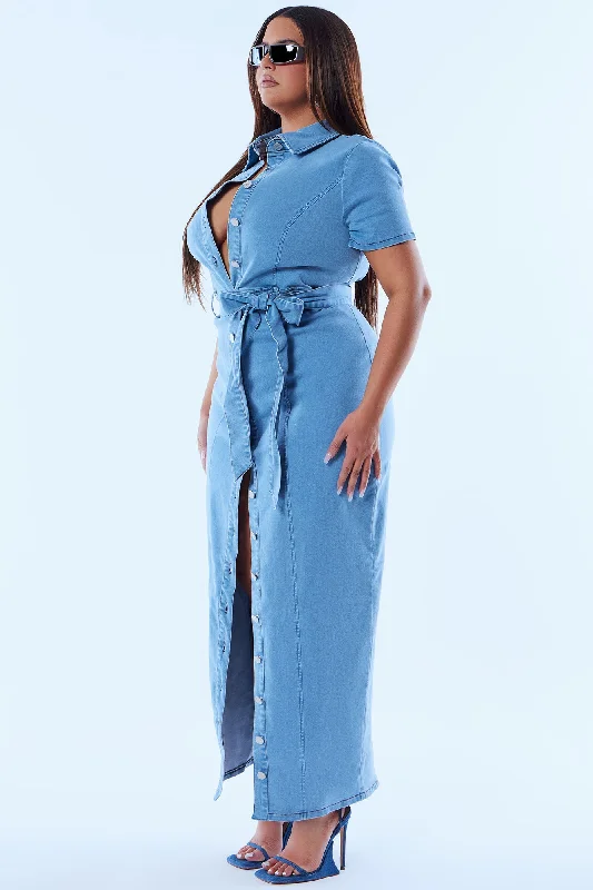 Alyana Short Sleeve Denim Maxi Dress - Medium Wash